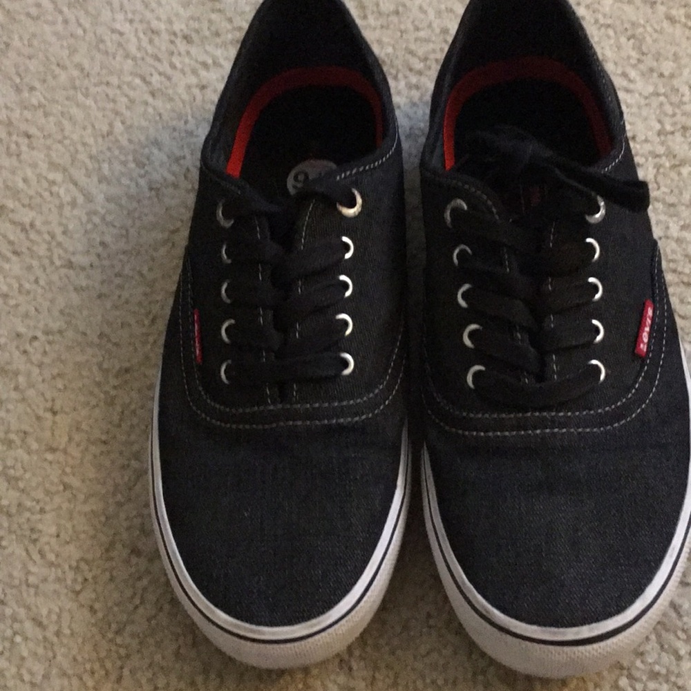 Levi’s Shoes Black Size 9 1/2
